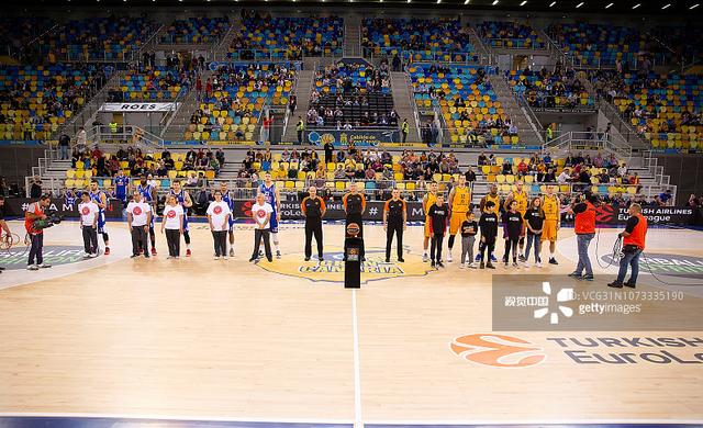 卡卢卢：在我们所处的环境里，无论输赢都没时间开心或是沮丧（卡卢卢：在这样的环境里，不论胜负，我们都来不及开心或沮丧）