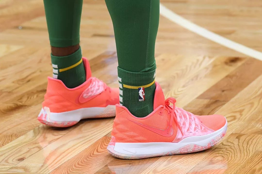 NBA球队换帅对赛季影响分析（NBA换帅对赛季表现的影响解析）